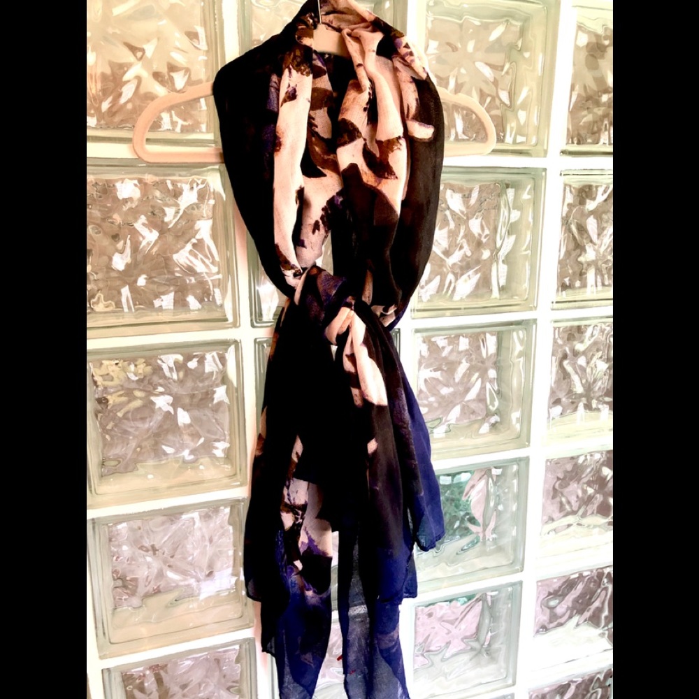 💎 Vince Camuto Lightweight Scarf 💎